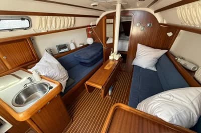 Bavaria 32 Holiday 3