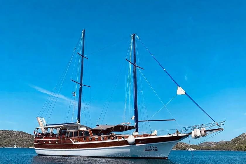 FB Design JADRNICA KETCH 73