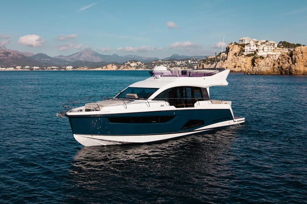 Sealine F430