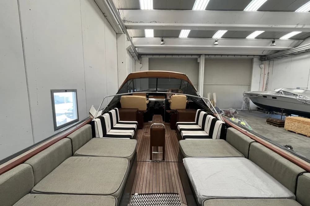 Camper & Nicholsons Endeavour 42