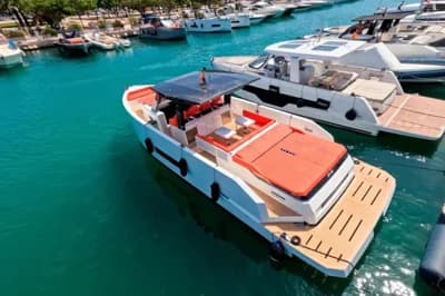 De Antonio Yachts D42 2