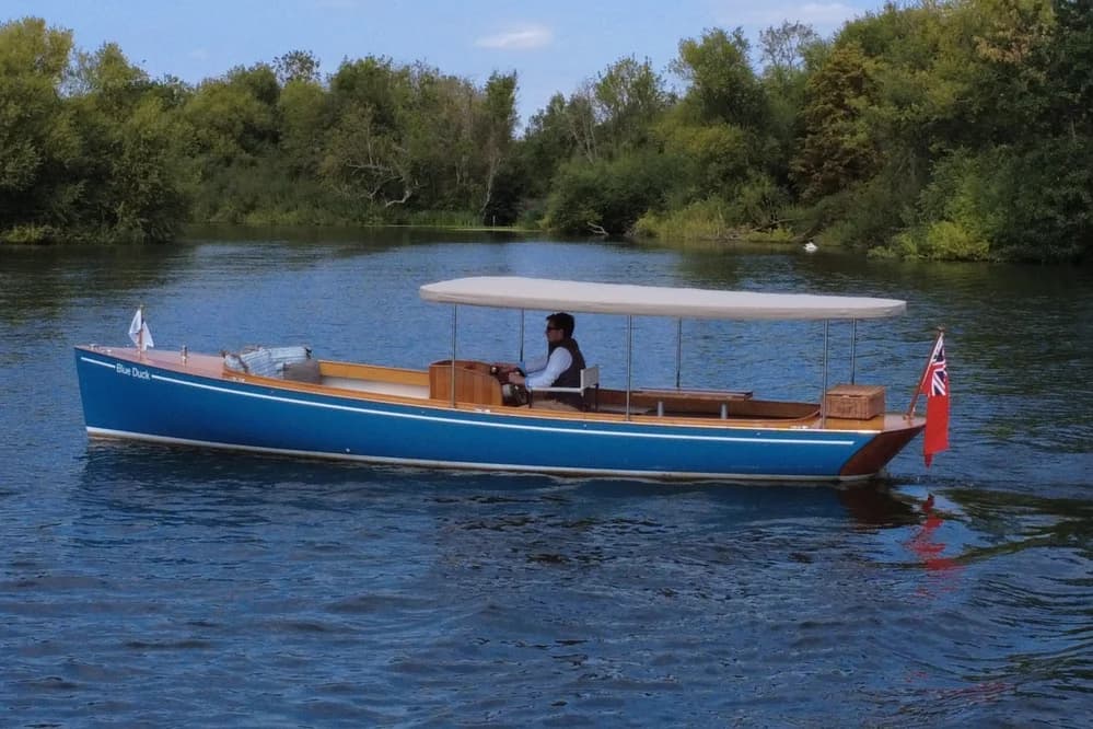 Custom 25ft Launch
