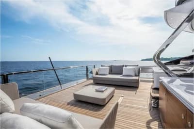 Azimut S10 2