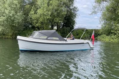 Interboat Intender 700 Electric 2