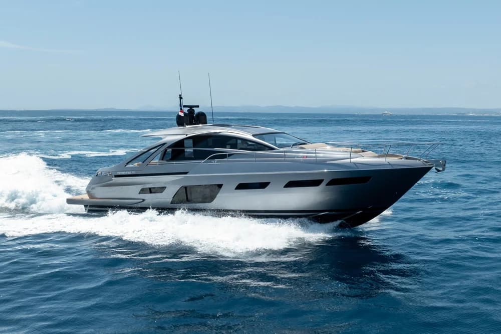Pershing 7X