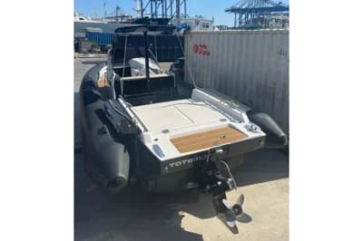 Goldfish Power Boat 29 Sport 2