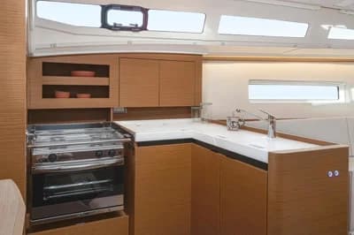 Jeanneau Sun Odyssey 380 2
