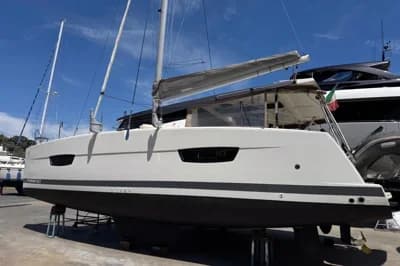 Fountaine Pajot Lucia 40 3