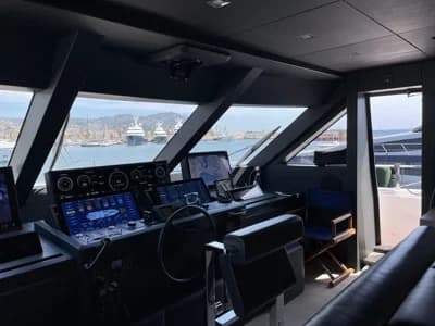 Custom Line CUSTOM LINE NAVETTA 33 – 33 METRI – VARO 2023 2