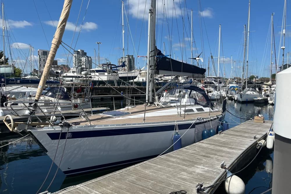 Sweden Yachts 370