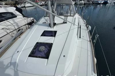 Beneteau Oceanis 38 2