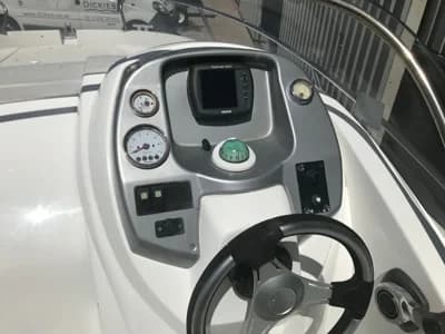 2008 Beneteau Flyer 550 Sundeck Boat for Sale in Bangor 3