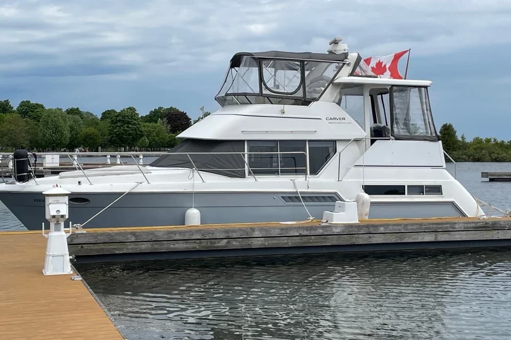 1997 Carver 355 Aft Cabin Motor Yacht | 35 ft