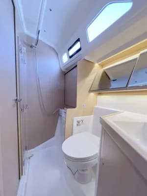 Beneteau Oceanis 40.1 3