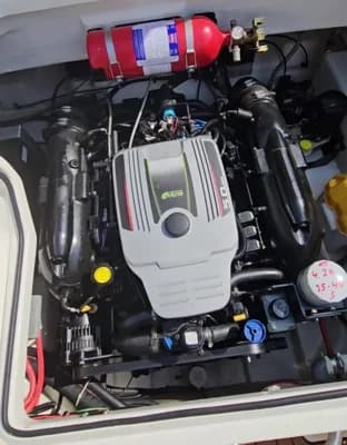Bayliner 742 Cuddy 3