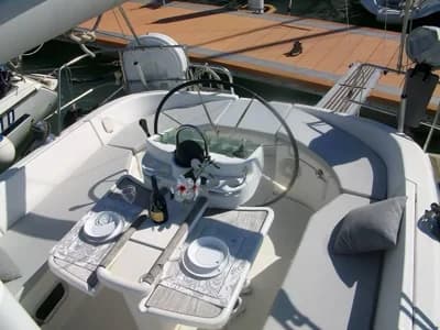 Beneteau Oceanis 411 3