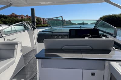 AVIARA AV40 OUTBOARD 3
