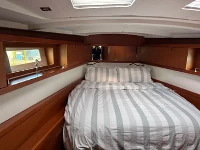 2015 Beneteau Oceanis 45 Boat for Sale in Pwllheli 4