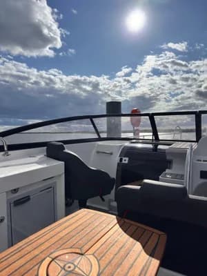 Hydromarin 6930 Daycrusier 2