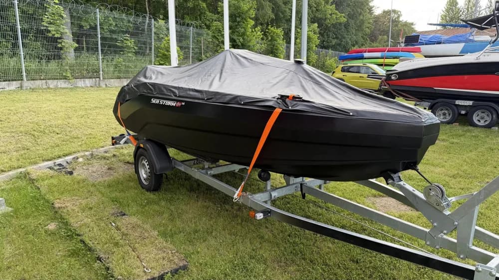 Seastorm 14 HDPE - Kolor Czarny