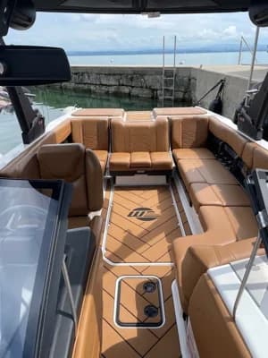 Malibu 23 LSV Wakesetter 5
