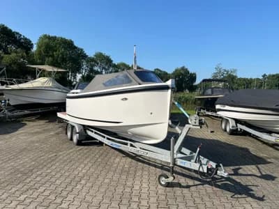 Maxima 650 Flying Lounge met Boegschroef 2