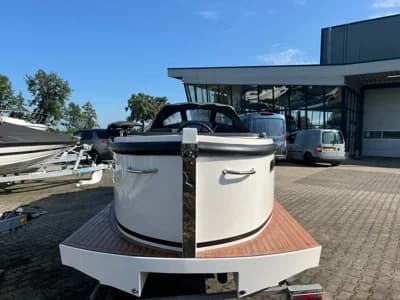 Maxima 650 Flying Lounge met Boegschroef 5