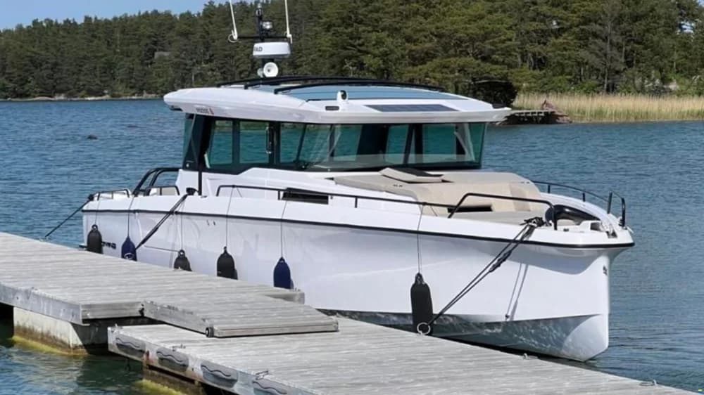 Axopar 45 XC Cross Cabin