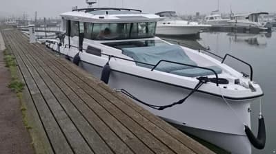Axopar 45 XC Cross Cabin 2
