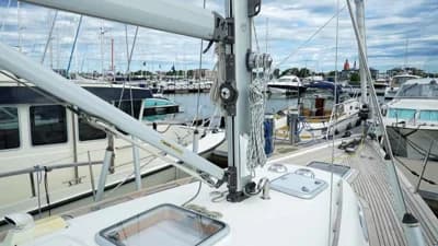 Hallberg-Rassy 37 3