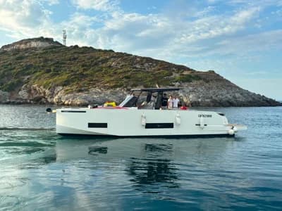 2021 De Antonio Yachts D42 Open 2
