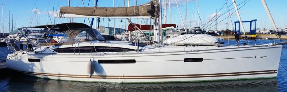 Jeanneau 53 (gen, a/c, Watermaker)