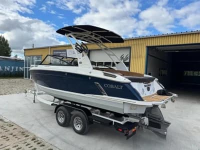 Cobalt R4 Surf 2