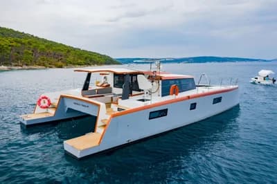 Luna Catamarans 47 Power Orange 2