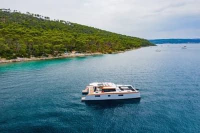 Luna Catamarans 47 Power Orange 3