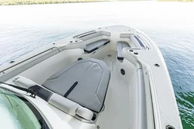 Boston Whaler 330 Outrage 3