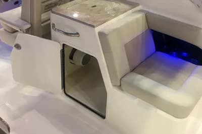 Boston Whaler 280 Vantage 2