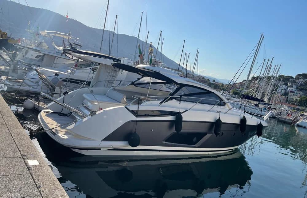 Azimut Atlantis 44