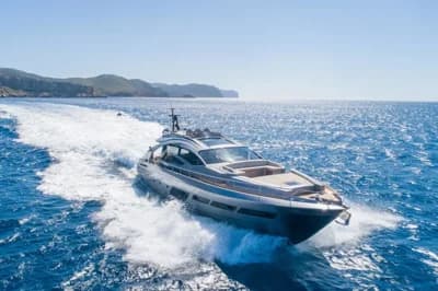 Pershing 8X 2