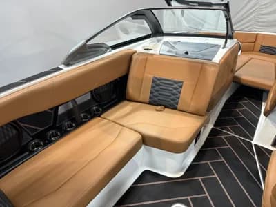 2026 Malibu 26 LSV 4