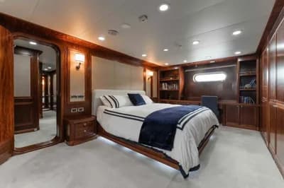 Bering 80 3