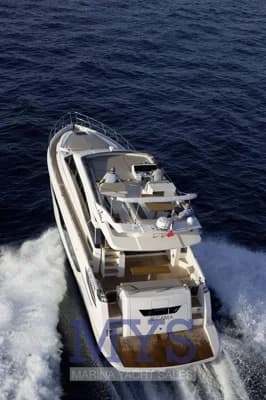 Cayman Ycahts F520 4