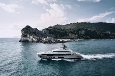 Azimut Grande Trideck 4