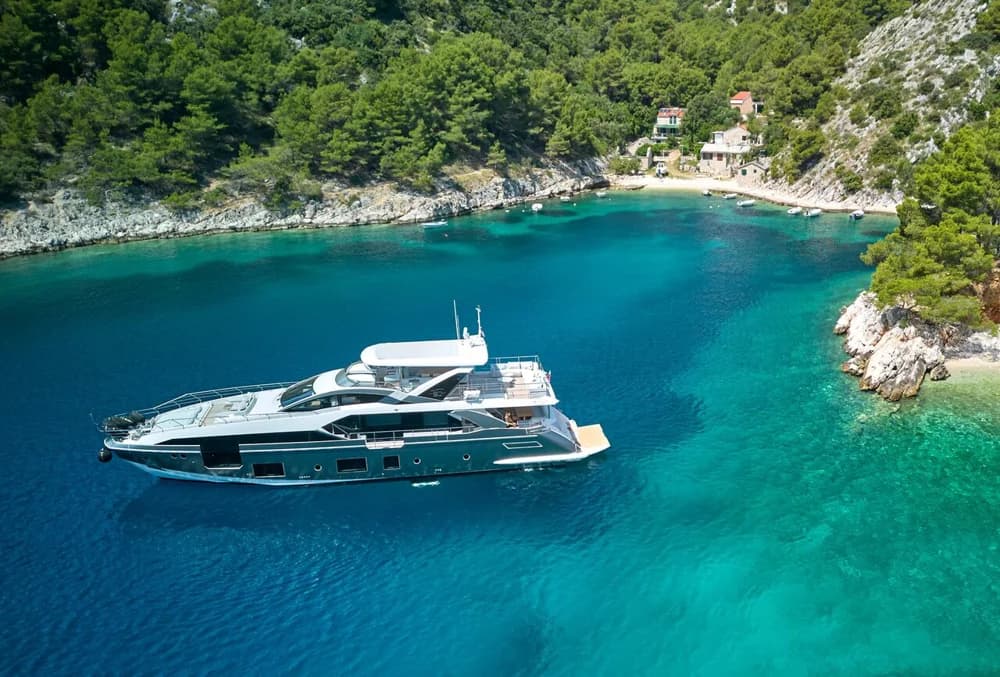 Azimut Grande 27M