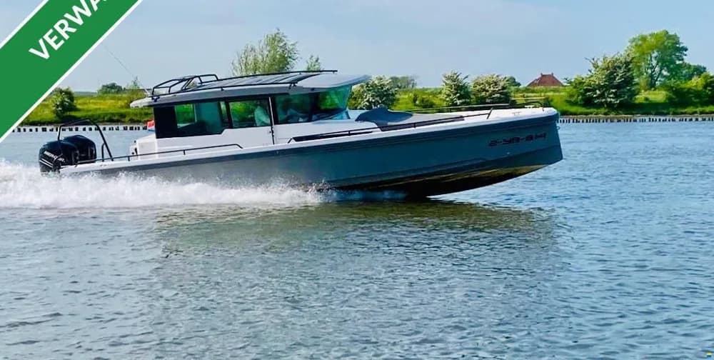 Axopar 37 Cabin
