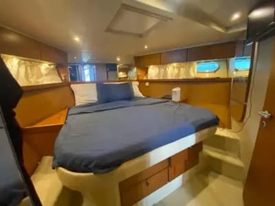 1990 Ferretti Yachts 52s Boat for Sale 3