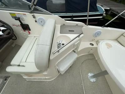 2007 Rinker 250 Fiesta Vee Boat for Sale in Bray 3