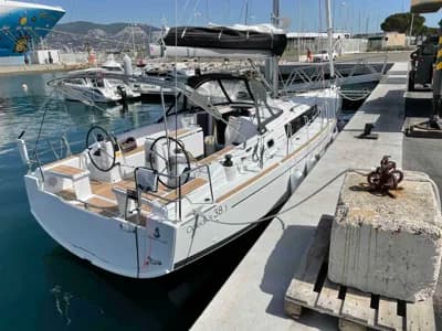 2021 Beneteau Oceanis 38.1 Boat for Sale 2