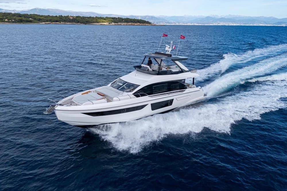 Azimut Fly 68