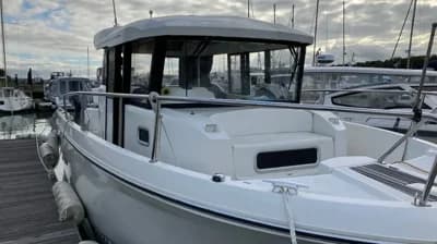 2018 Jeanneau Merry Fisher 875 Marlin Boat for Sale in East Cowes Marina 4